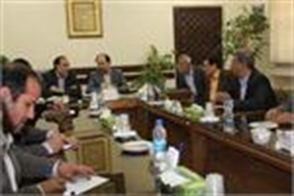 دیدار وزیر ارتباطات و فناوری اطلاعات از شرکت مخابرات استان قم